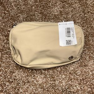 Lululemon BNWT Trench Everywhere Belt Bag